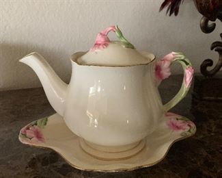 RARE ROYAL WINTON CREAM PINK HIBISCUS FLORAL TEAPOT WITH TRAY~ $135