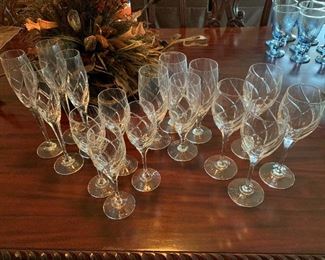 BEAUTIFUL MIKASA OYMPUS PATTERN CRYSTAL  GLASSES ~ 4 FLUTES ~$86 ~ 4  WATER GOBLETS ~ $60 ~ 4 RED WINE GLASSES ~ 60 ~ 4  WHITE WINE GLASSES ~ $ 60