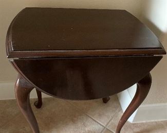 SMALL QUEEN ANNE STYLE DROP LEAF TABLE  ~ $145