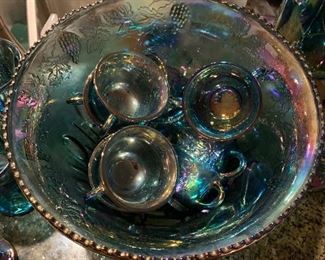 WOW! INDIANA GLASS HARVEST GRAPE BLUE CARNIVAL GLASS PUNCH BOW WITH 11 CUPS $160