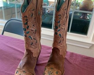 $110- Size 7M Corral Vintage boots 