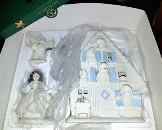 Department 56 Snow White and the Seven Dwarfs set