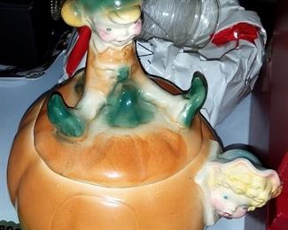 Vintage McCoy Peter Peter Pumkin Eater cookie jar (Brush Pottery 1959-1961)