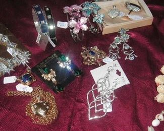 vintage costume jewelry