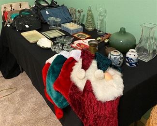 Assorted Christmas Items, Assorted Household Décor, Purses