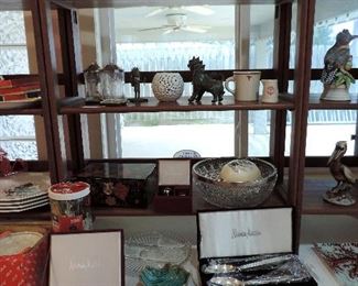 DECOR AND SERVING PIECES