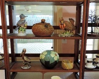DECOR AND ANIMAL FIGURINES