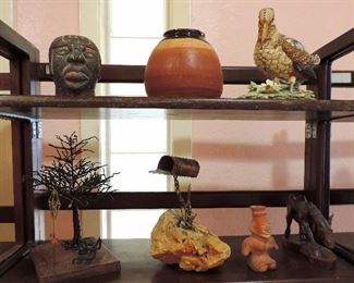 DECOR AND POTTERY FIGURINES