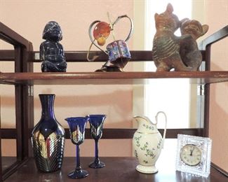 DECOR AND FIGURINES