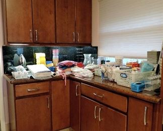 KITCHENWARE AND HOUSHOLD ITEMS