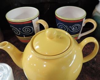 YELLOW TEAPOT