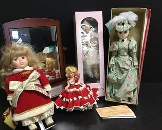 Collectible Dolls  Mirror Stand