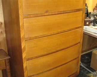 5 draws mid century dresser.