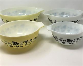 Pyrex Gooseberry Bowls https://ctbids.com/#!/description/share/331950