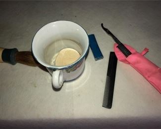 153. Vintage Shaving Set