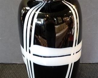 Rosenthal Black and White Crystal Vase
Height: 9.5" Inches