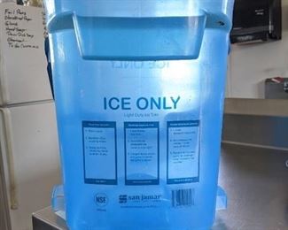 San Jamar Ice Bucket And Wet Floor Sign