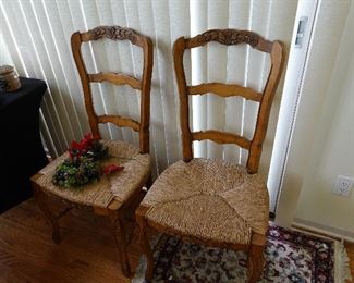 Chairs come with Pedestal Table