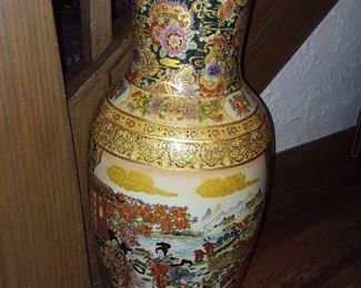 Large Japanese Satsuma Painted Vase