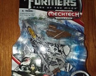 Transformer Collectible Toy Figure - 1 of HUNDREDS On Consignment From A Lifetime Of Collecting! For Specific Figure Inquiries, Please Text Us At 201-639-4811 .