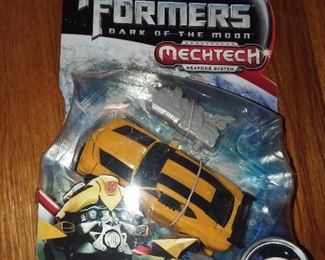 Transformer Collectible Toy Figure - 1 of HUNDREDS On Consignment From A Lifetime Of Collecting! For Specific Figure Inquiries, Please Text Us At 201-639-4811 .