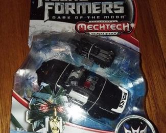 Transformer Collectible Toy Figure - 1 of HUNDREDS On Consignment From A Lifetime Of Collecting! For Specific Figure Inquiries, Please Text Us At 201-639-4811 .