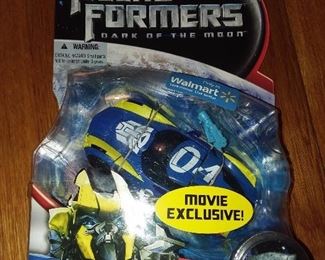 Transformer Collectible Toy Figure - 1 of HUNDREDS On Consignment From A Lifetime Of Collecting! For Specific Figure Inquiries, Please Text Us At 201-639-4811 .