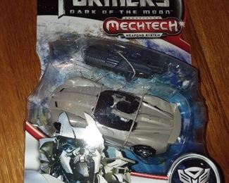 Transformer Collectible Toy Figure - 1 of HUNDREDS On Consignment From A Lifetime Of Collecting! For Specific Figure Inquiries, Please Text Us At 201-639-4811 .