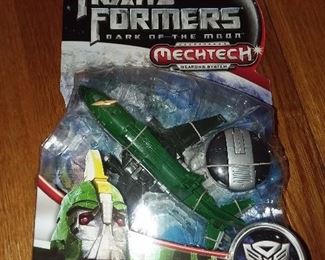 Transformer Collectible Toy Figure - 1 of HUNDREDS On Consignment From A Lifetime Of Collecting! For Specific Figure Inquiries, Please Text Us At 201-639-4811 .