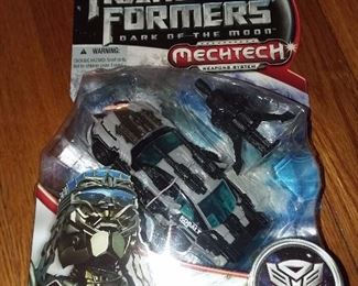 Transformer Collectible Toy Figure - 1 of HUNDREDS On Consignment From A Lifetime Of Collecting! For Specific Figure Inquiries, Please Text Us At 201-639-4811 .