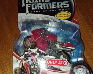 Transformer Collectible Toy Figure - 1 of HUNDREDS On Consignment From A Lifetime Of Collecting! For Specific Figure Inquiries, Please Text Us At 201-639-4811 .