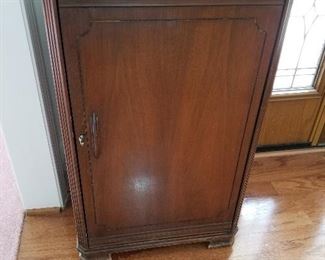 Lot # 4 - $175  Vintage Bar "Guthridge" Bar Cabinet with glass cover on top.  2 ft.  8" height, 1 ft. 7" wide & 1 ft. 4" depth. 