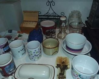Assorted Kitchen Contents