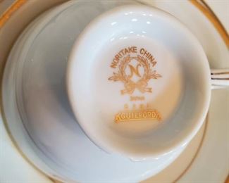 Noritake China , 12 place Set Vintage Dinnerware