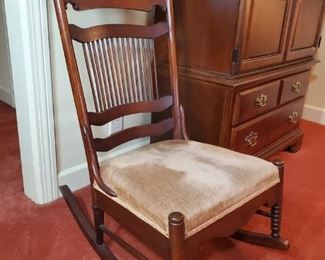 Excellent condition, antique granny rocker