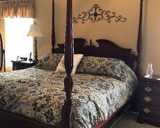 Four-post King Size Bed - Mattress Included