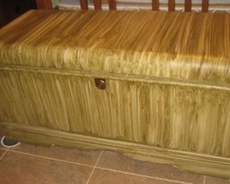 Waterfall trunk "antiqued"
