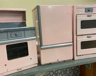 Vintage pink metal toy kitchen appliances 