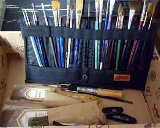 Artist brushes