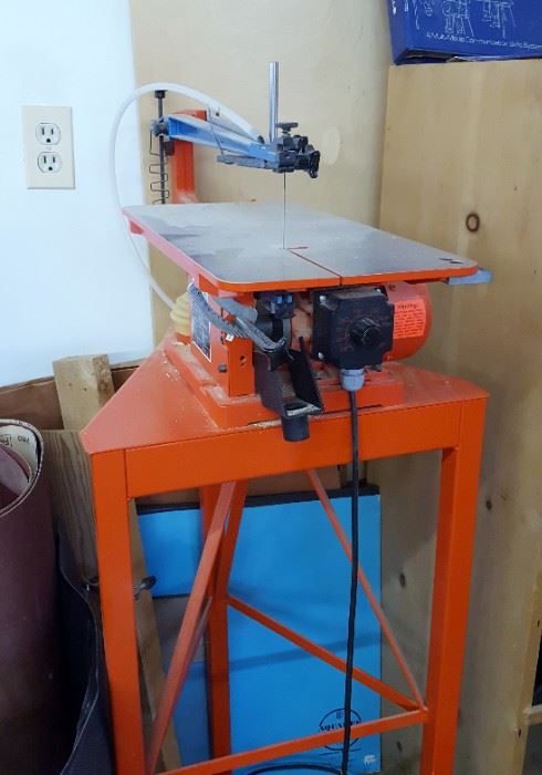 $750.00 - Hegner 18 Variable Speed 18" Scroll Saw