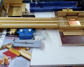 Router table w/ Freud FT2000E 15 amp 1/2" Variable Speed Plunge Router and Incra Jig Ultra