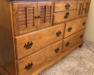 Dresser w detached Mirror