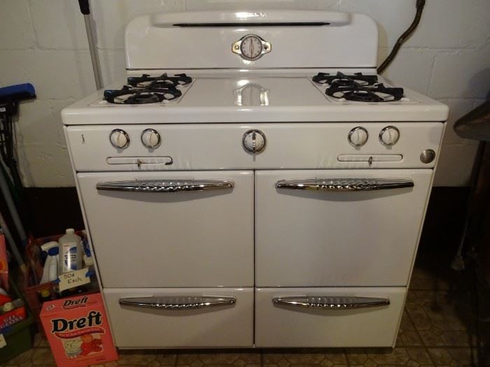 ROPER gas kitchen range ... immaculate condition, obviously lovingly cared for