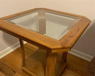 #35		Oak End table w/glass top  24sqx20	 $45.00 
