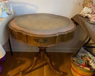 #52 Hammary Round pedestal table  35x28.5 (as is top)  $75.00