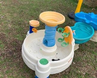 #85 sandbox little tike plastic toy $20.00