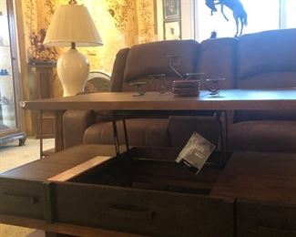 Lift top coffee table 