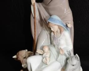 LLADRO PORCELAIN "JOYFUL EVENT NATIVITY FIGURINE     https://ctbids.com/#!/description/share/329285