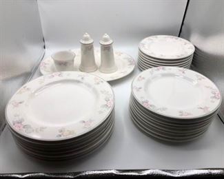 Pfaltzgraff USA Tea Rose, 28 pieces https://ctbids.com/#!/description/share/331523
