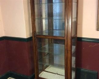 Glass china cabinet https://ctbids.com/#!/description/share/331527